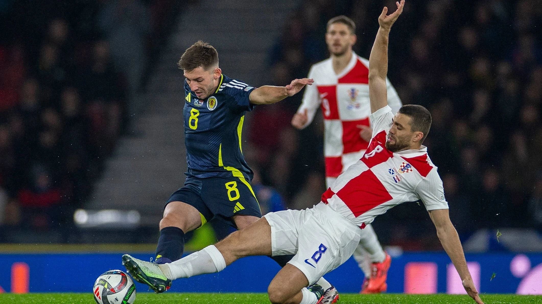 PSV逆转曼城晋级欧国联半决赛