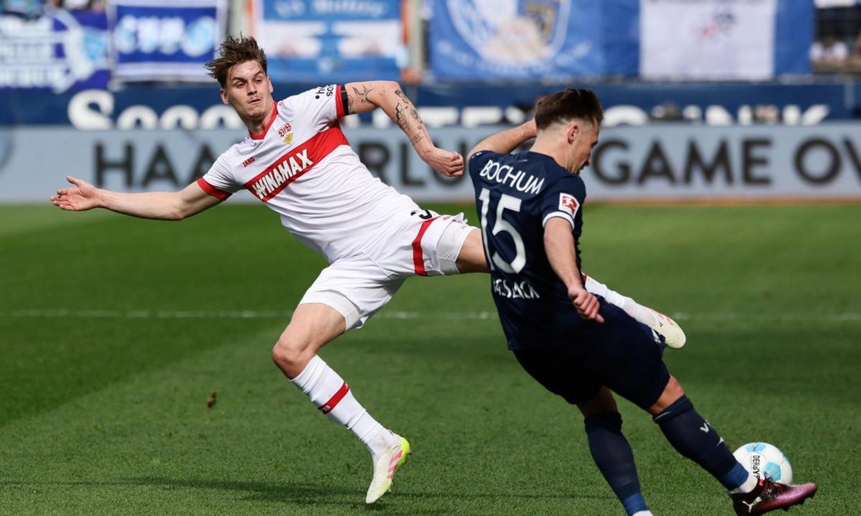 斯图加特球迷表示对球队成绩不满,要求提升表现的简单介绍 斯图加特球迷表示对球队成绩不满,要求提升表现的简单介绍