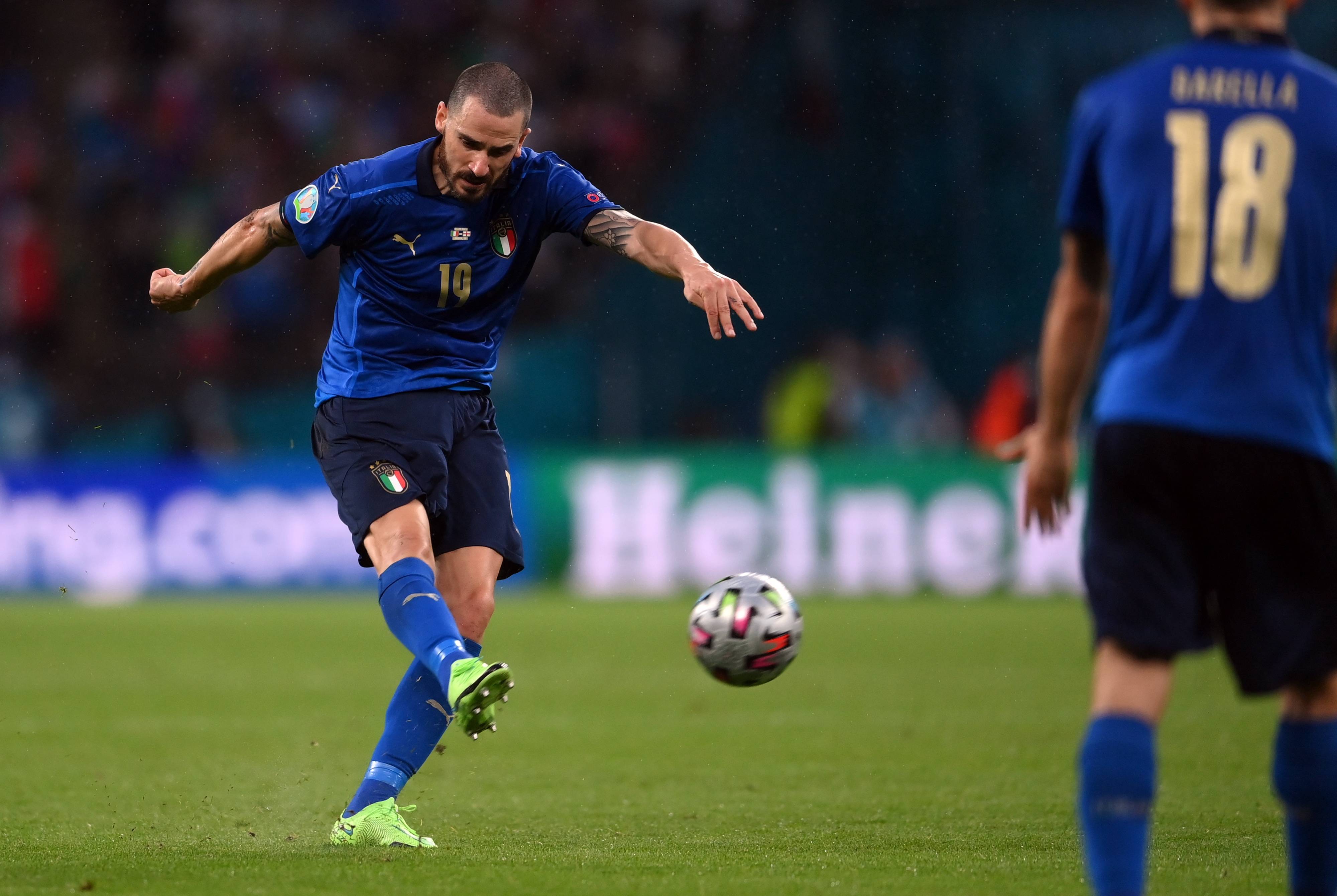 包含罗马尼亚国家队在欧洲预选赛中苦战了分钟的词条