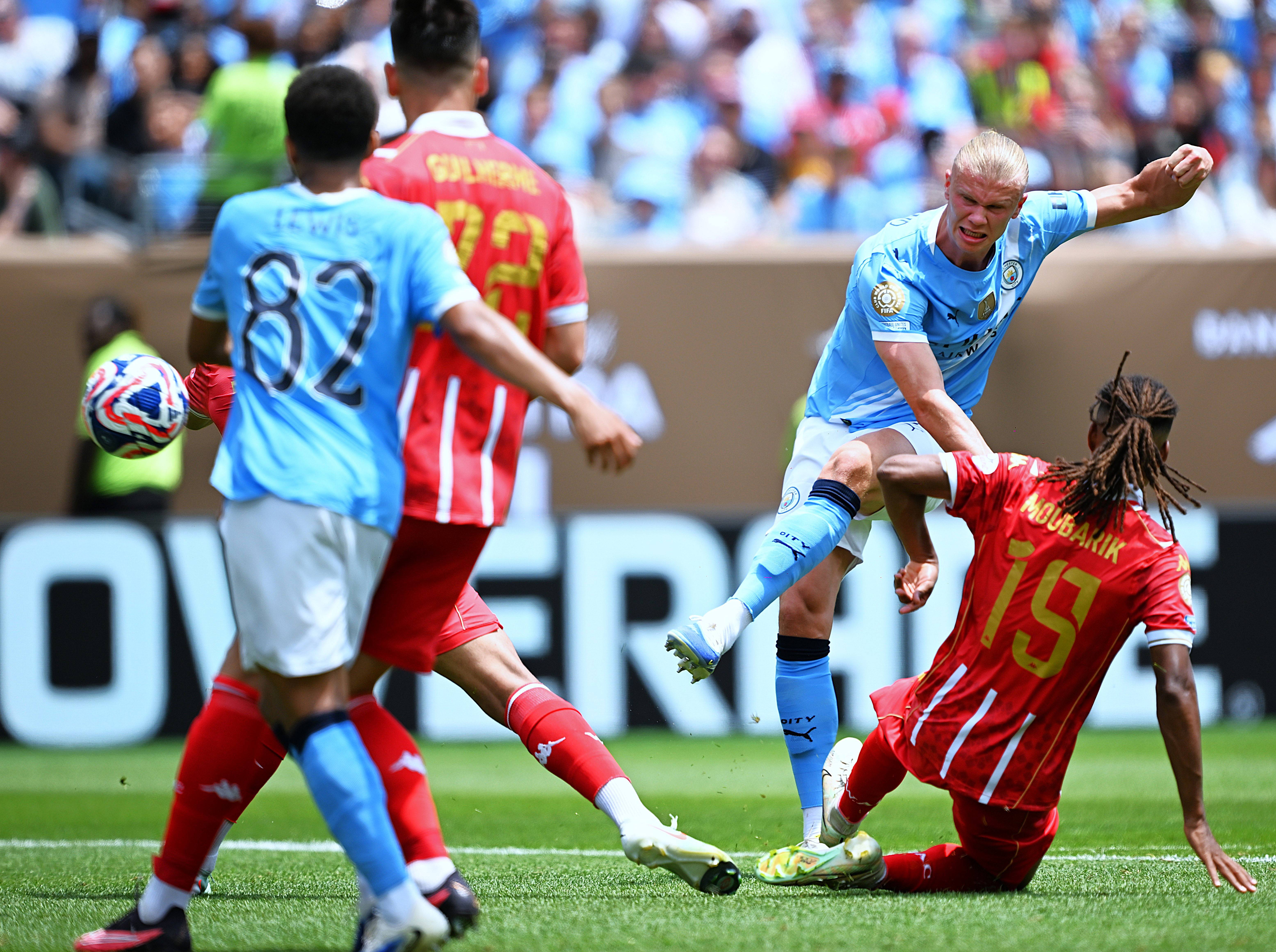 曼城客场大胜狼队，领先优势扩大至九分！的简单介绍