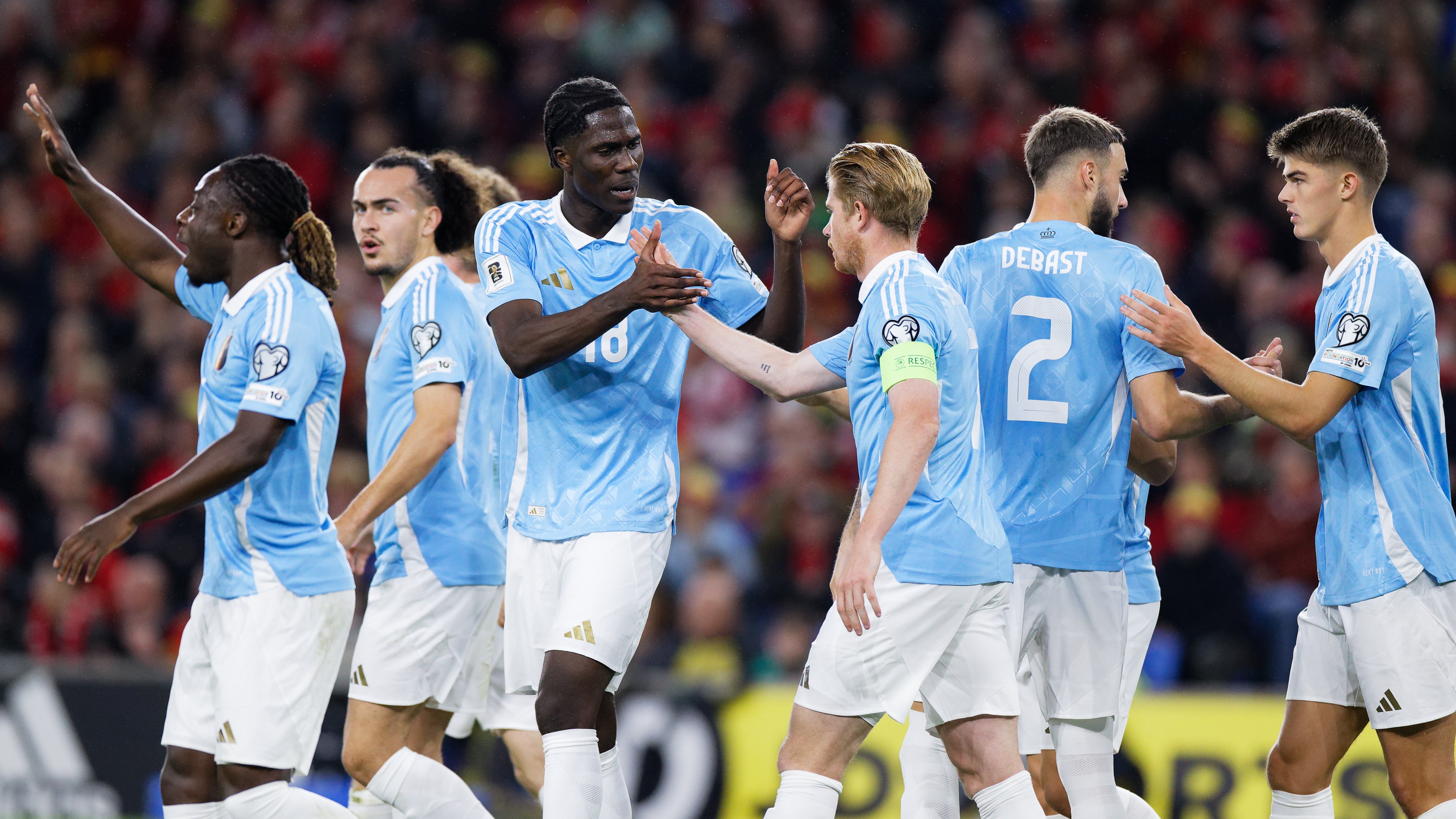 比利时队备战瑞典，球员士气高涨