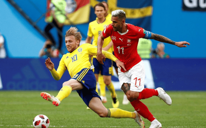 比利时队备战瑞典，球员士气高涨